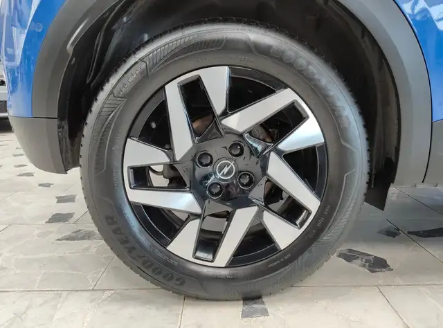 Opel Mokka-E view 8