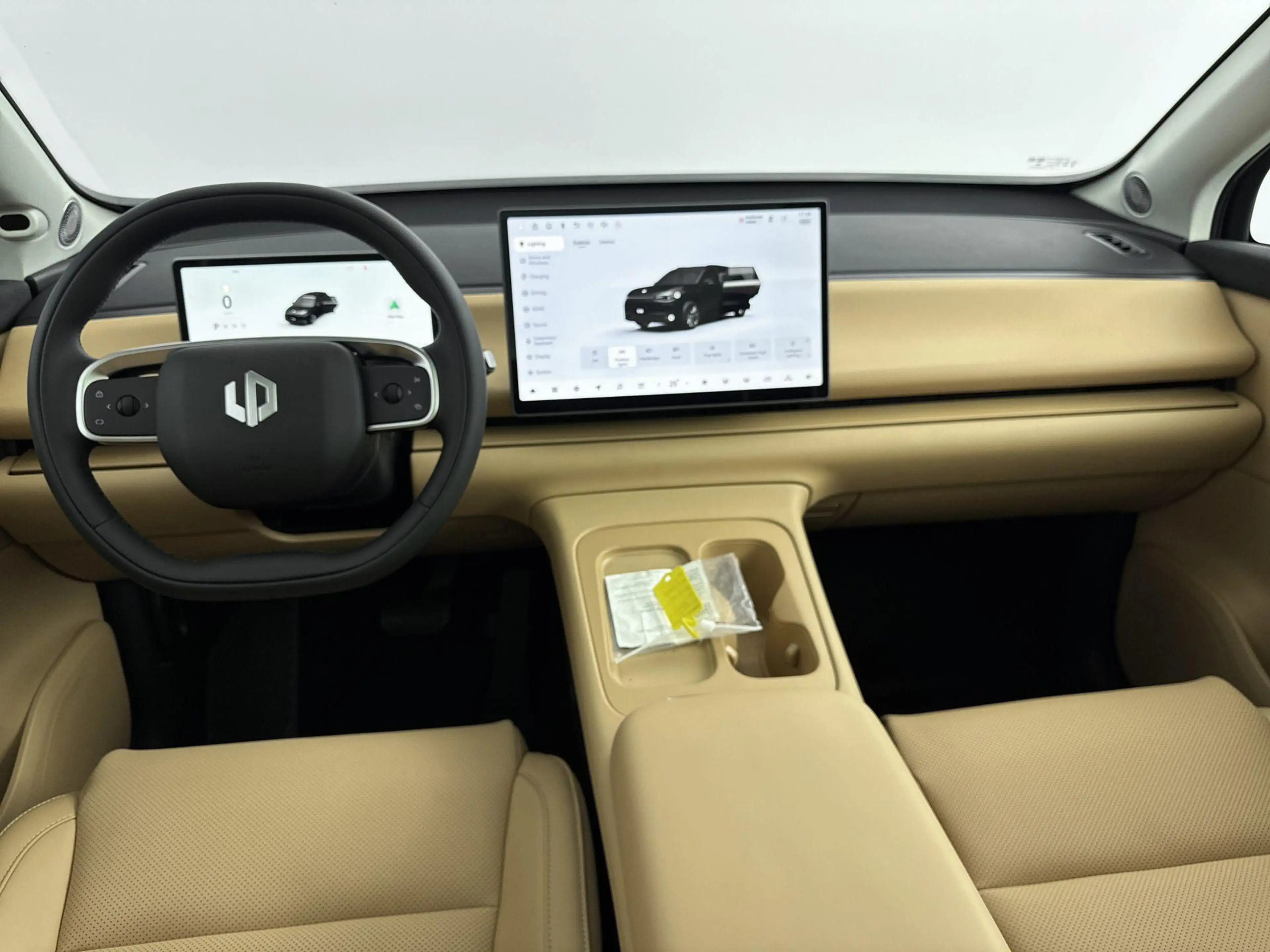 Leapmotor C10 Design REEV Plug-in Hybrid 215pk 28.4 kWh Automaat — photo 12