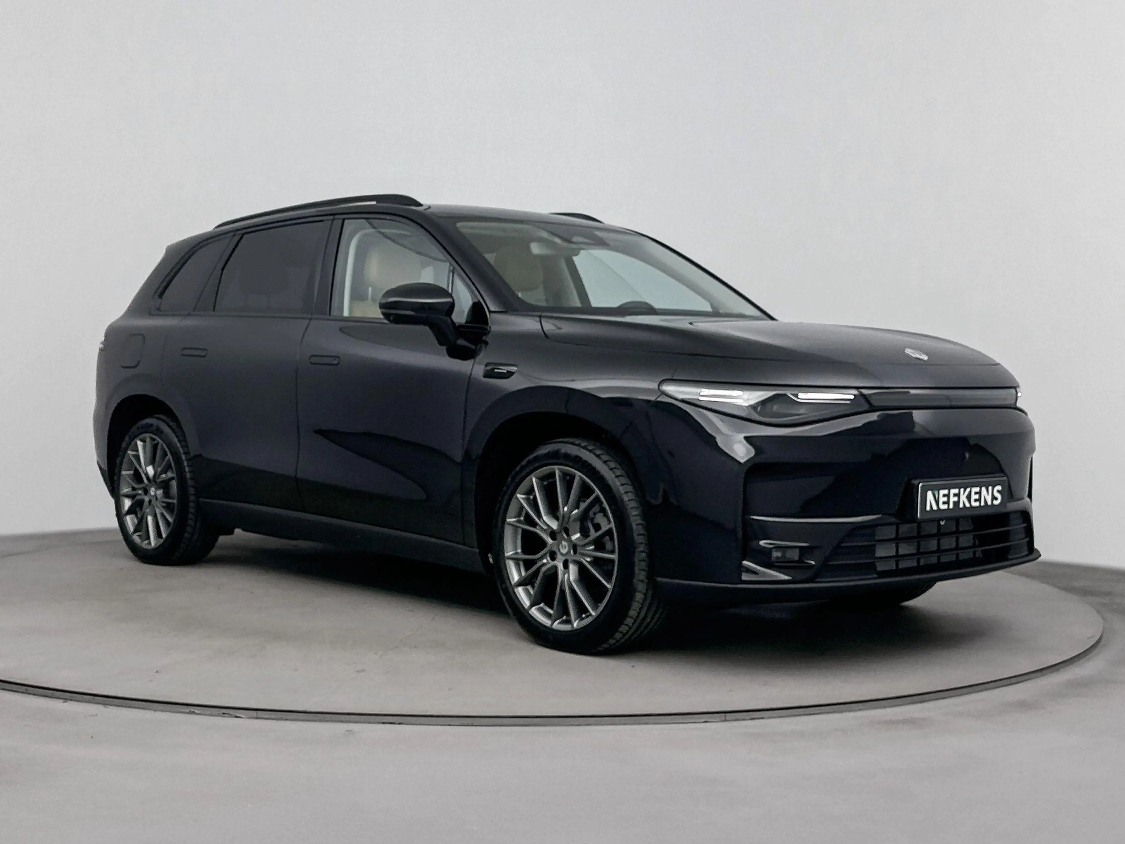 Leapmotor C10 Design REEV Plug-in Hybrid 215pk 28.4 kWh Automaat — photo 2
