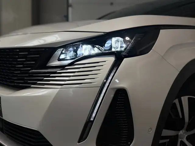 Peugeot 5008 view 6