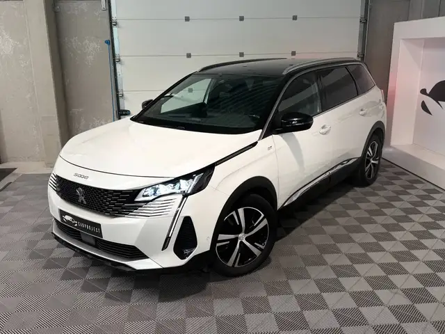 Peugeot 5008 view 2