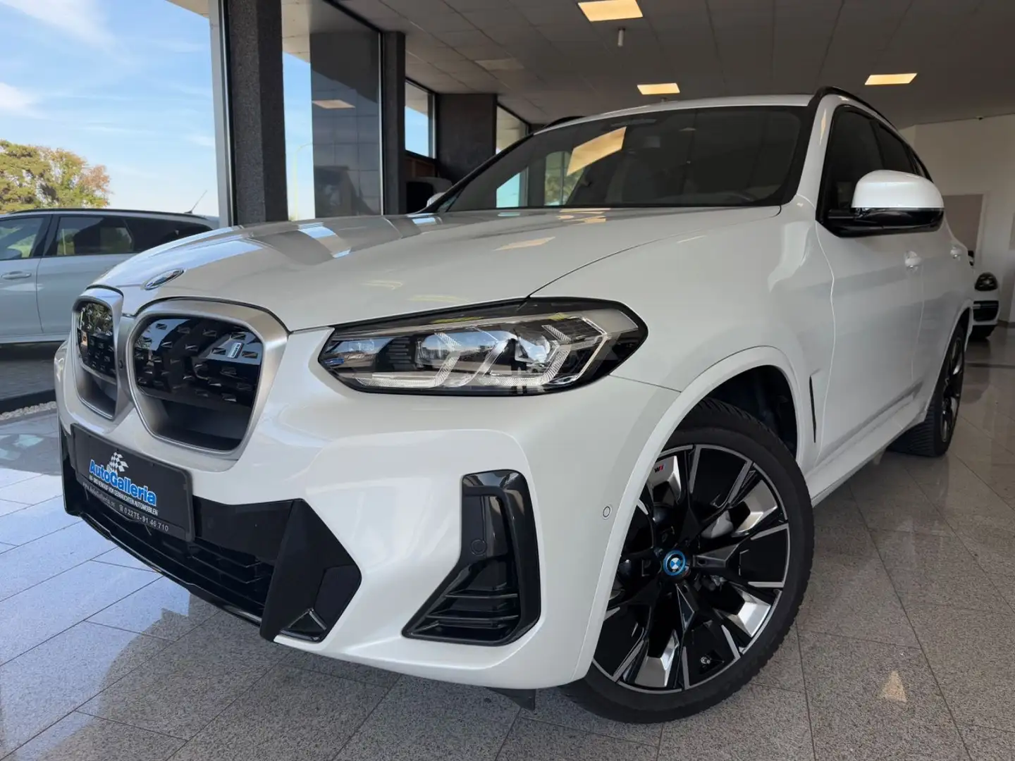 BMW iX3 Impressive ACC. 360° Leder Pano. SHZ Keyless Weiß - 1