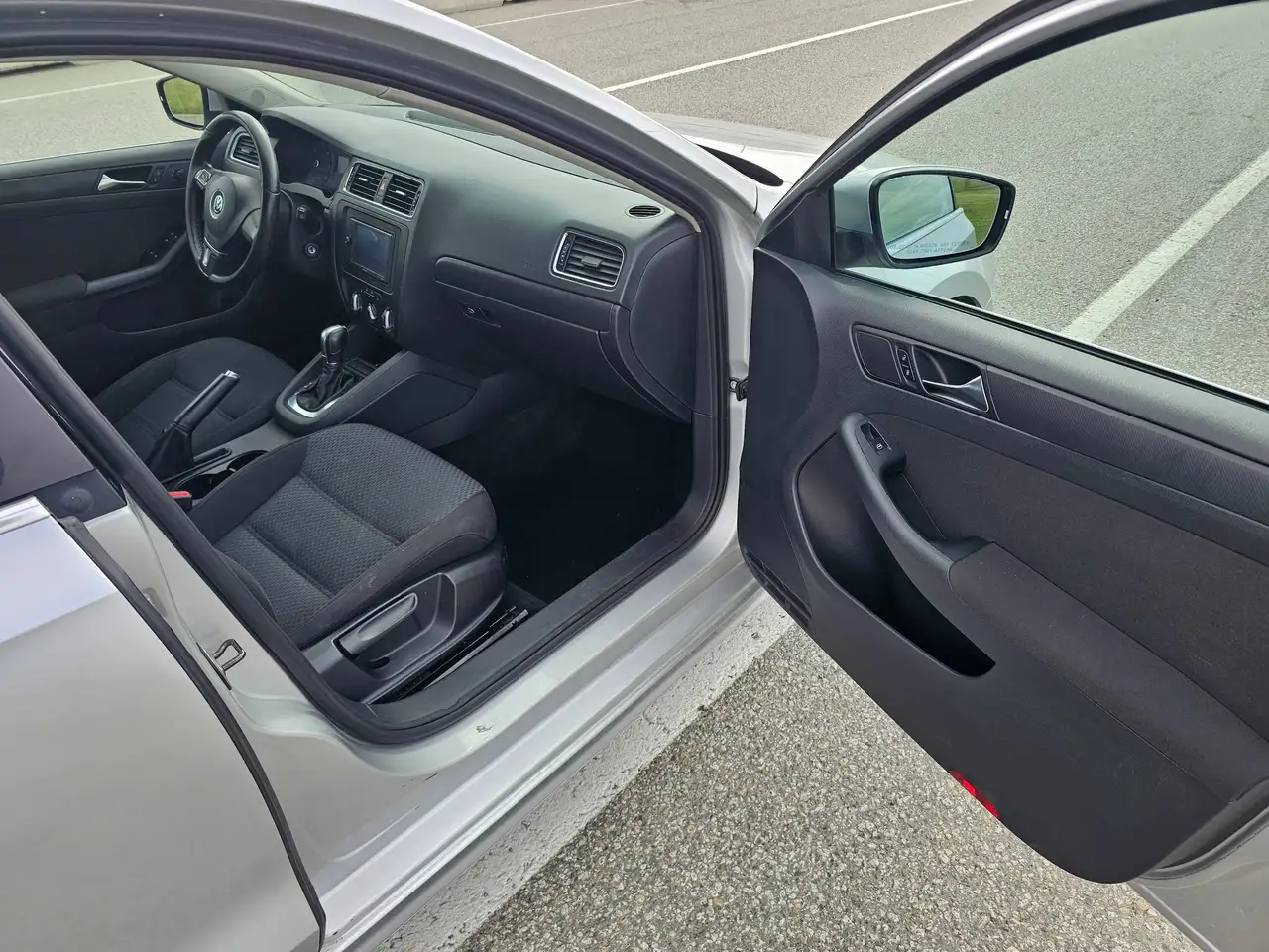 Volkswagen Jetta снимка Volkswagen Jetta