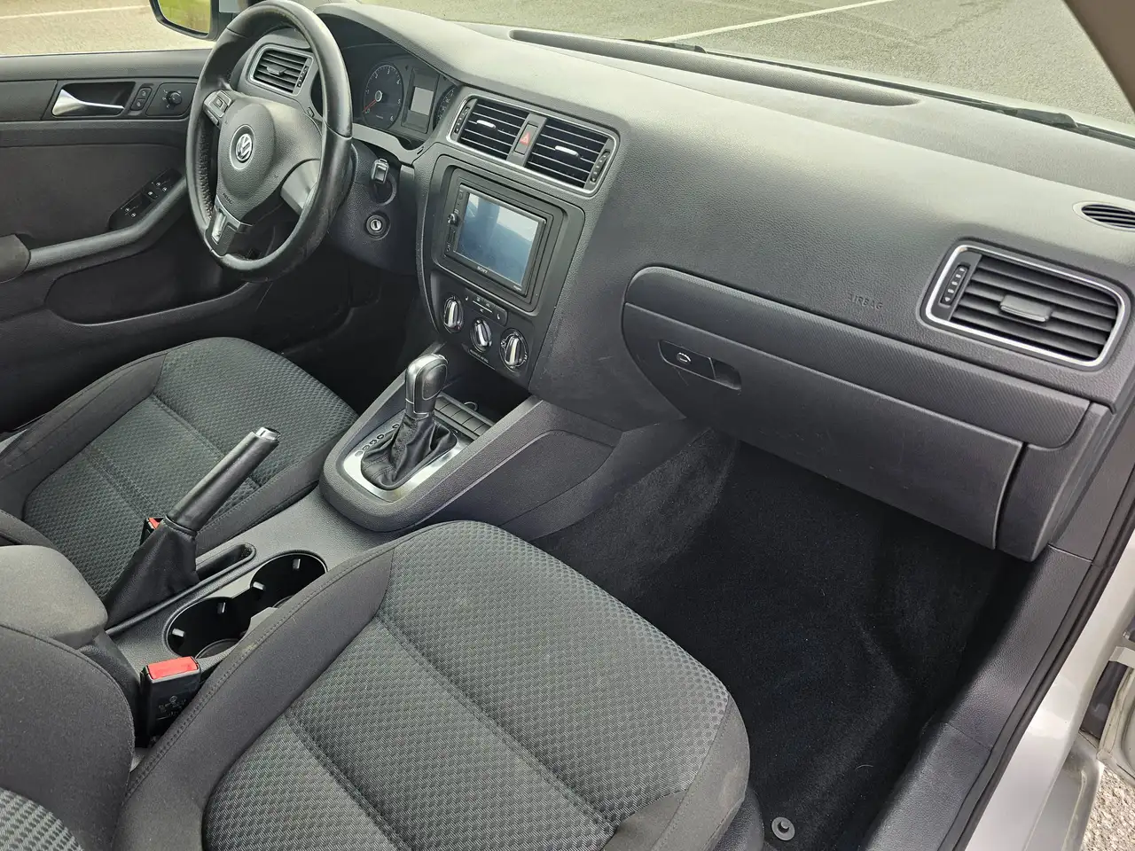 Volkswagen Jetta снимка Volkswagen Jetta