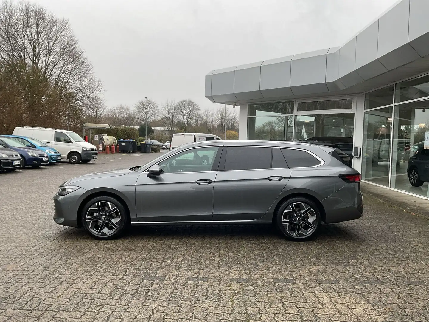 Volkswagen Passat Variant 1.5 eTSI Business DSG AHK RFK ACC Gris - 2