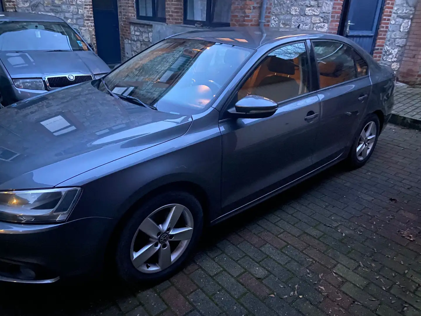 Volkswagen Jetta 1.6 CR TDi Comfortline BMT Grijs - 2