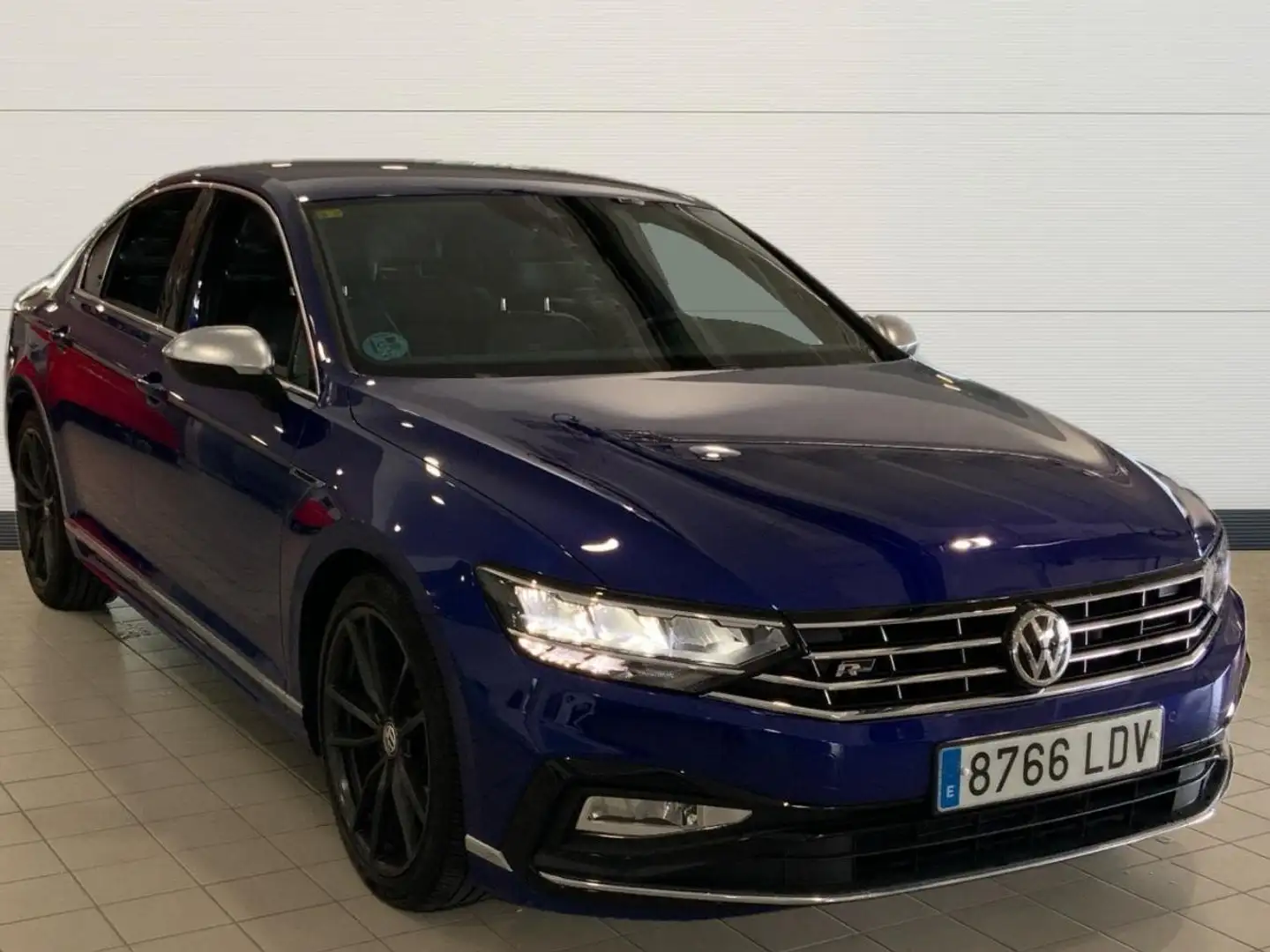 Volkswagen Passat 2.0 TSI R-Line DSG7 Blue - 1