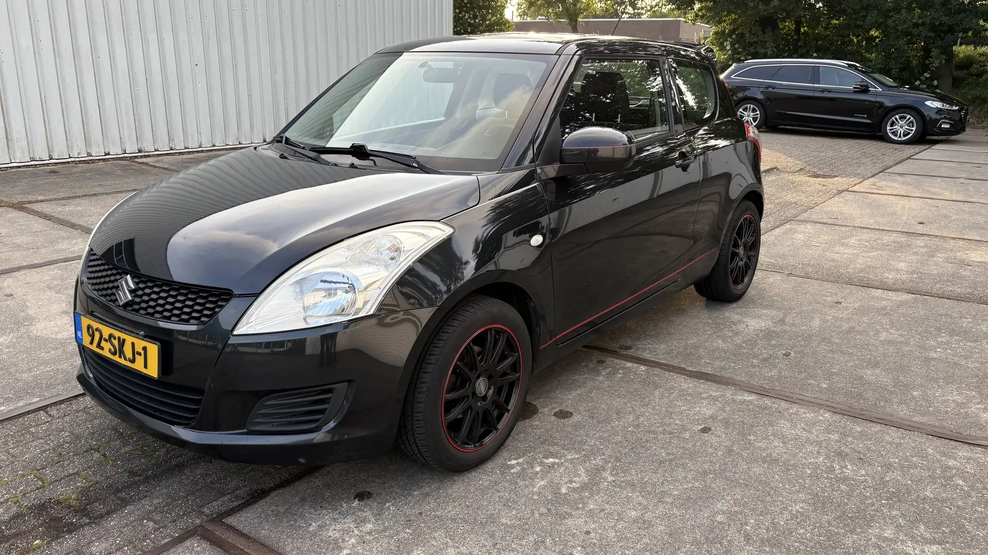 Suzuki Swift 1.2 Comfort EASSS Zwart - 1