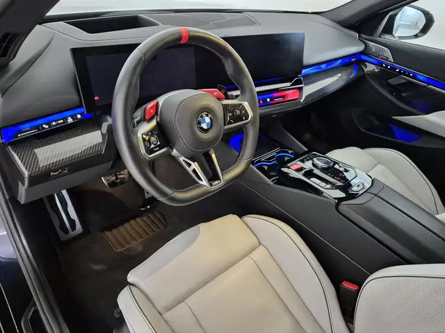 BMW M5 view 7