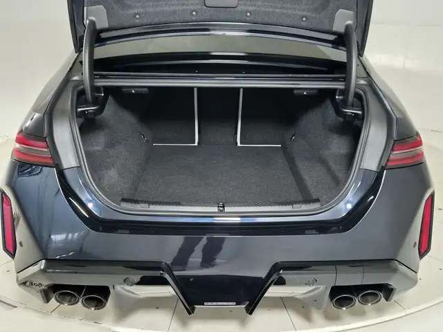 BMW M5 view 13