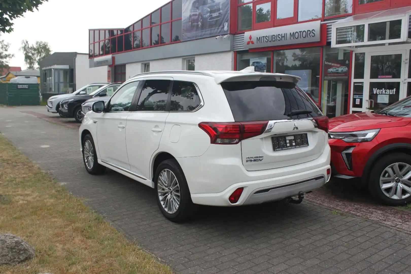 Mitsubishi Outlander Outlander Plug-in Hybrid BASIS Weiß - 2