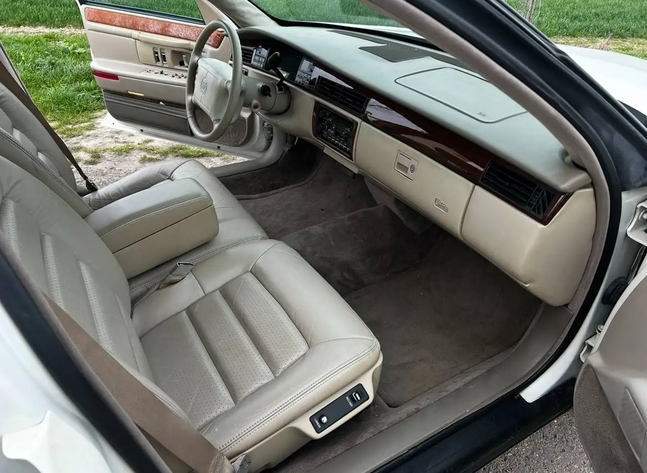 Cadillac Deville Concourse, foto 11