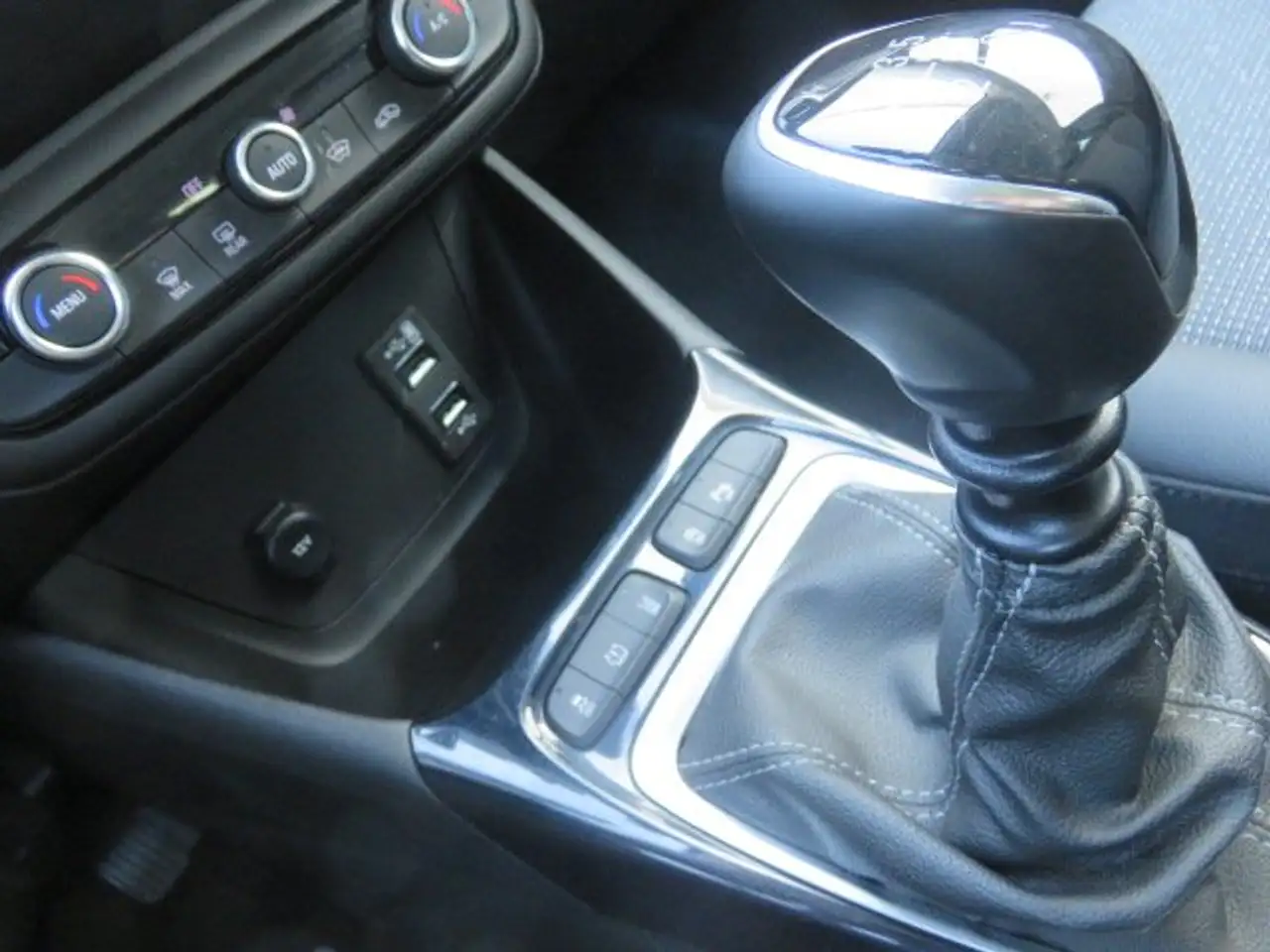 Opel Crossland Elegance 18