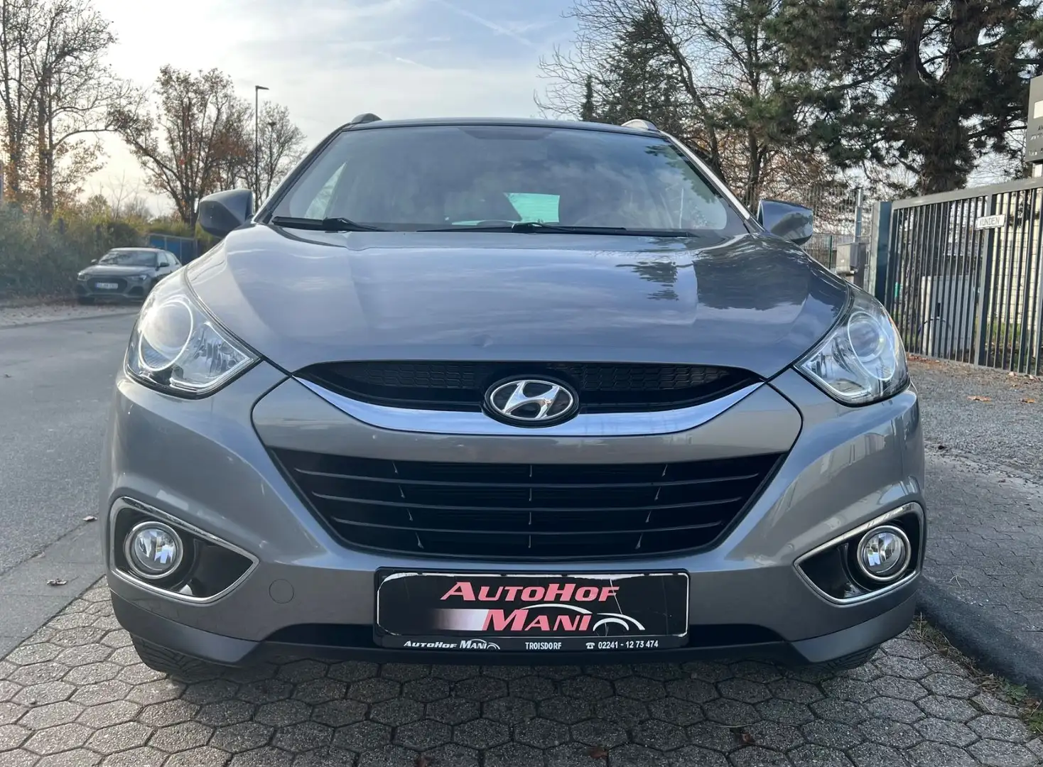 Hyundai iX35 Comfort 2WD/TÜV Neu/Klima/Sitzheizung Grau - 2