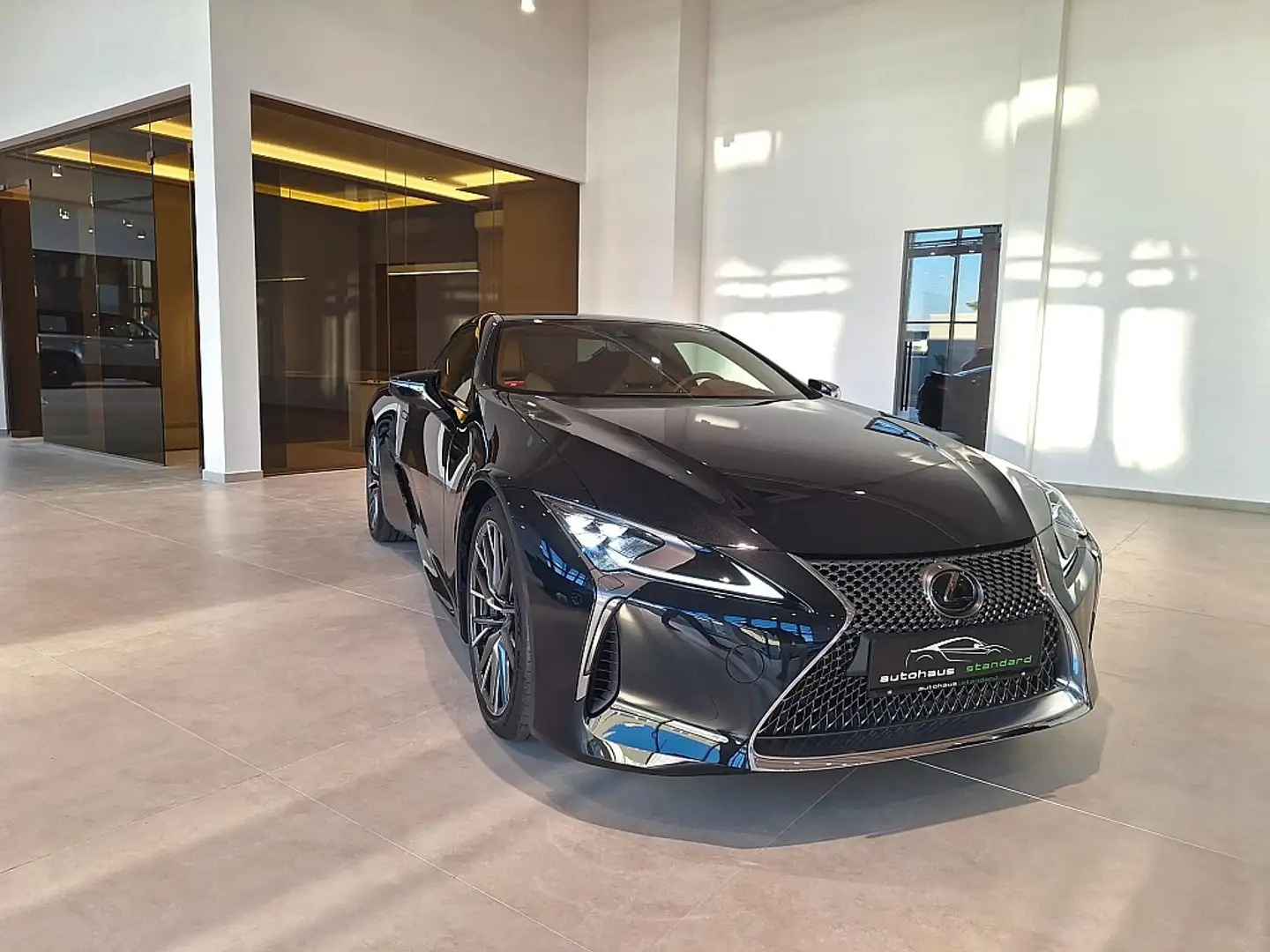 Lexus LC 500h 1,1kWh**Tageszulassung**Export Preis** crna - 2