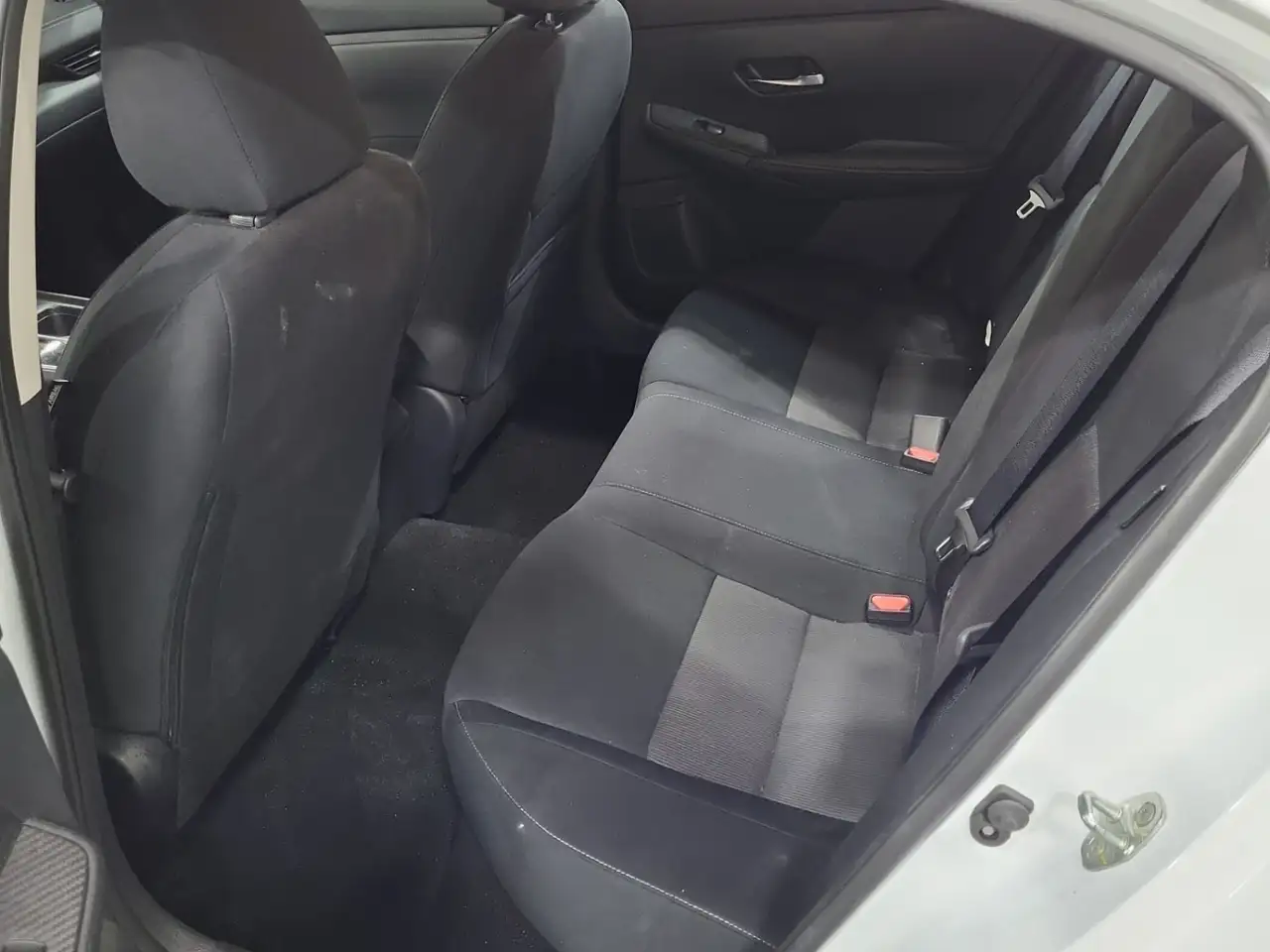 Nissan Sentra снимка Nissan Sentra