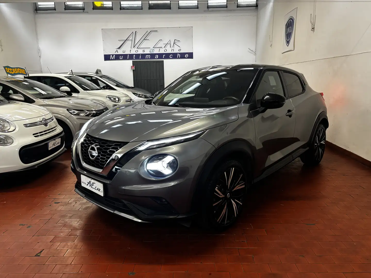 Nissan Juke 1.0 dig-t N-Design 117cv AUTOMATIC OK NEOPATENTATI Gris - 2