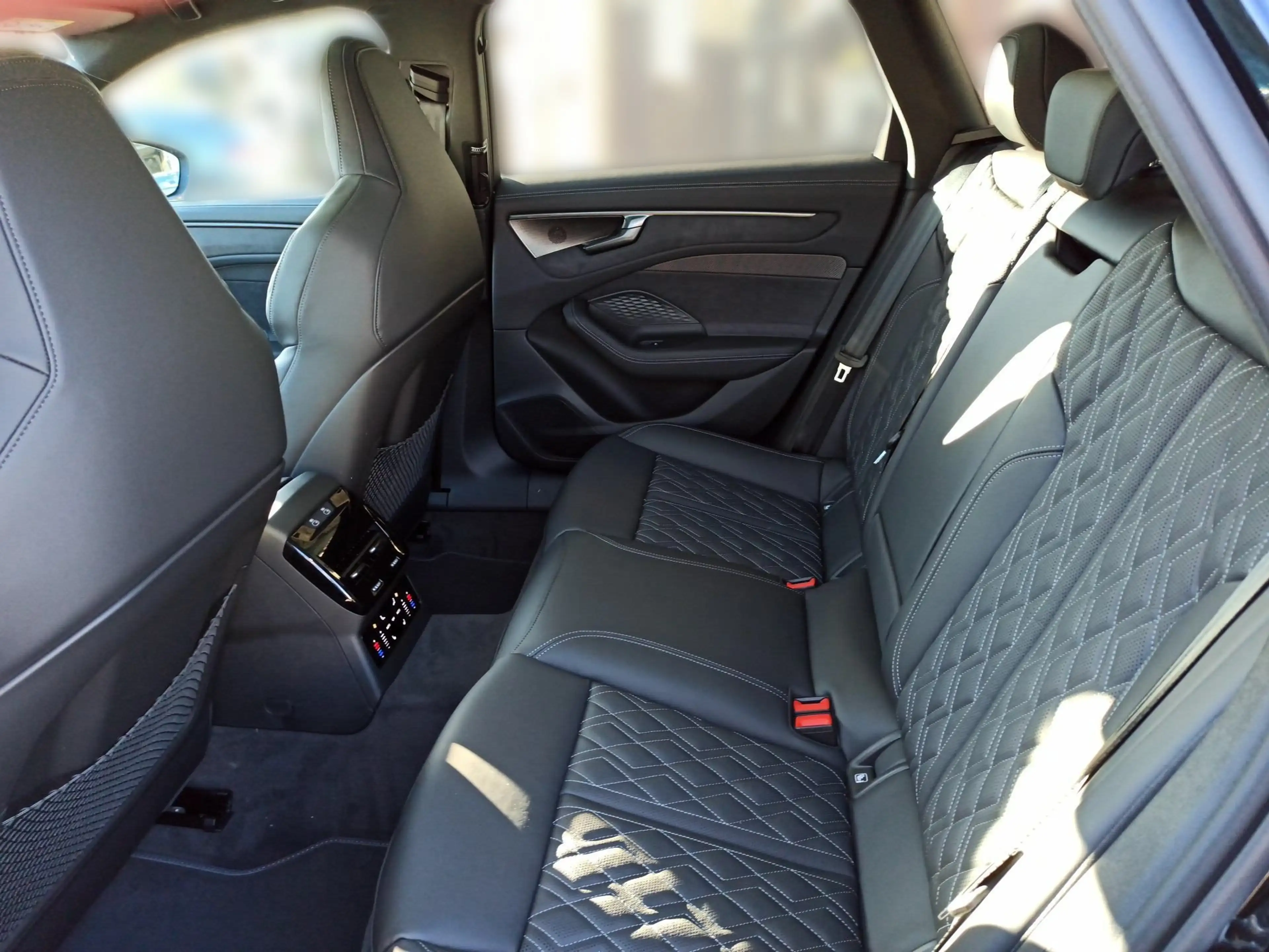 Audi A6 allroad e-hybrid quattro S-Tronic HeadUp Massage Pano Digi — photo 11