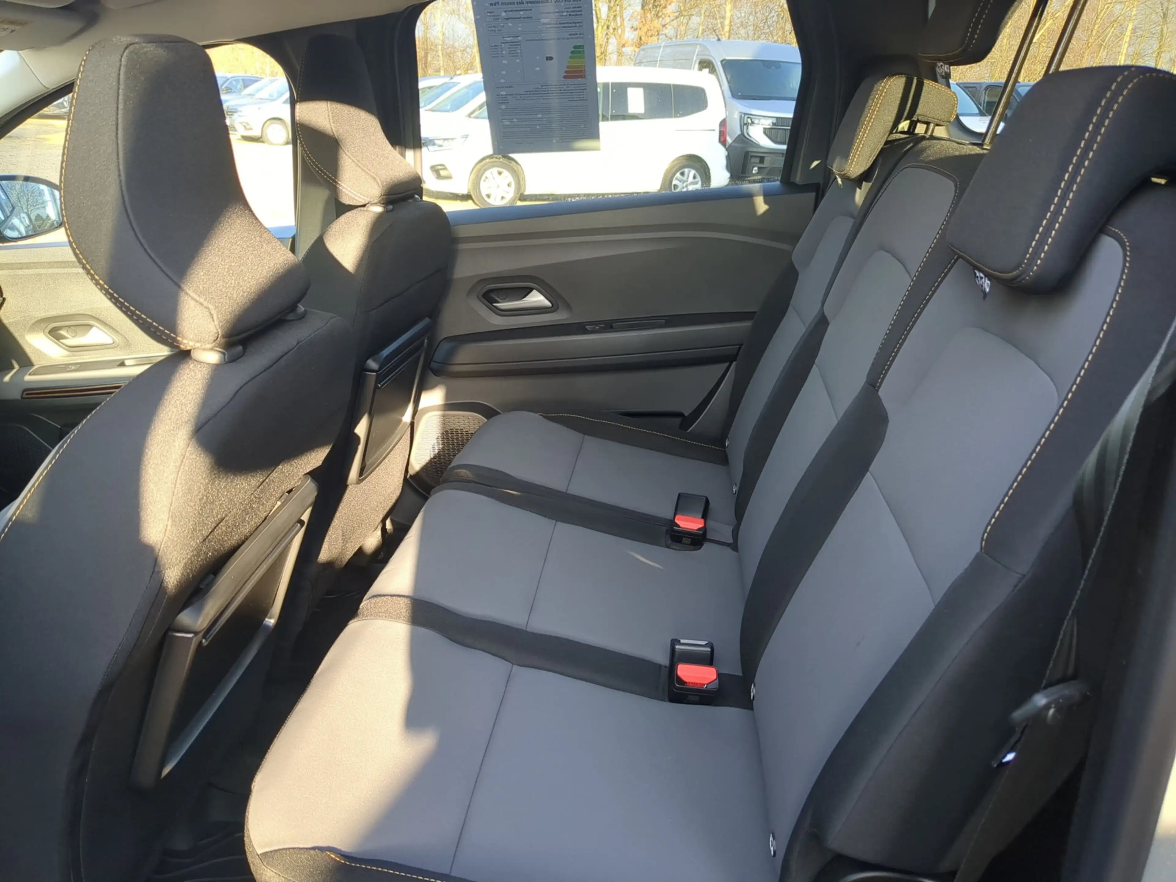 Dacia Jogger Hybrid 140 Extreme+ 5-S SHZ+RFK+LED — photo 8