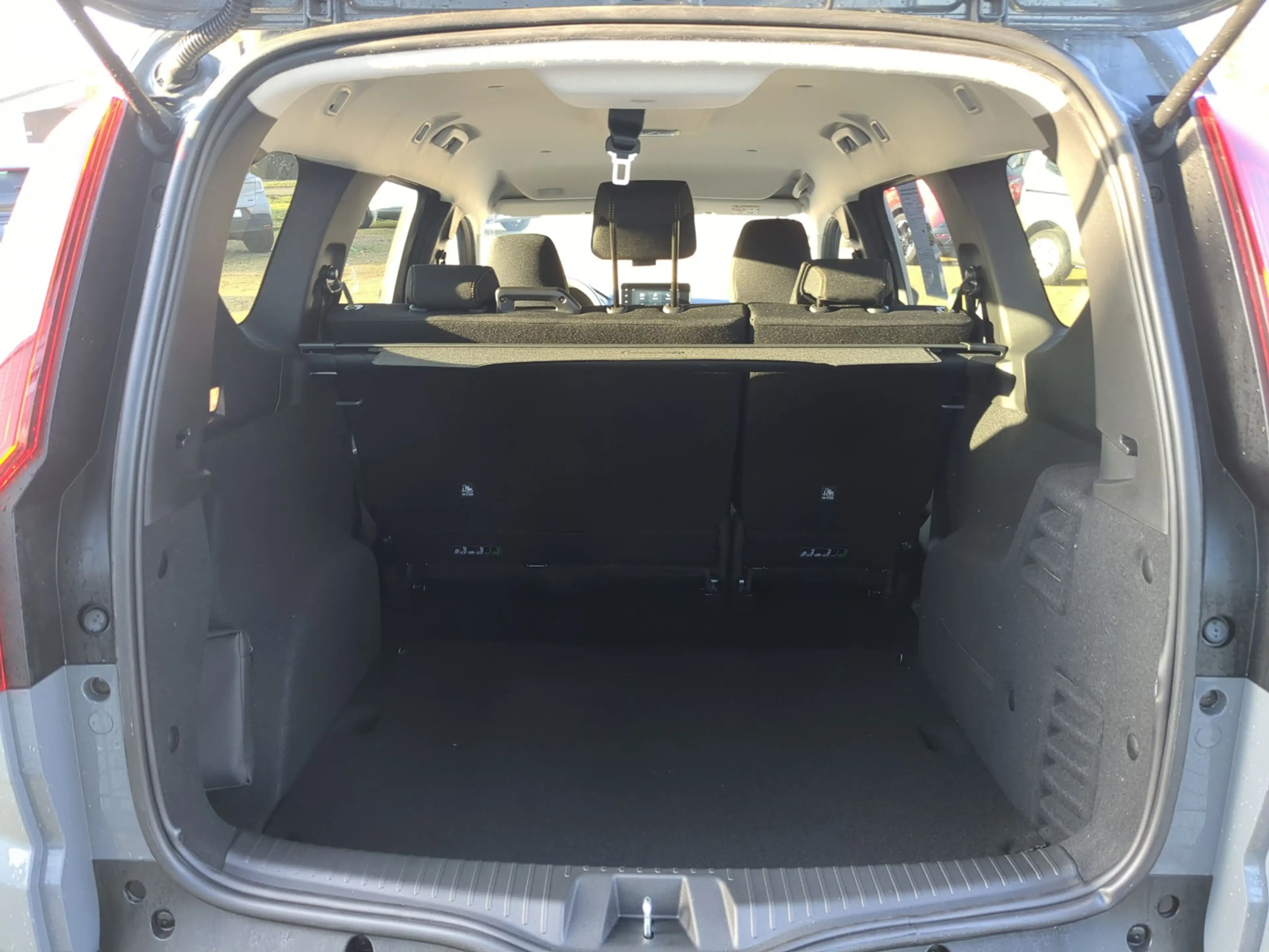 Dacia Jogger Hybrid 140 Extreme+ 5-S SHZ+RFK+LED — photo 12