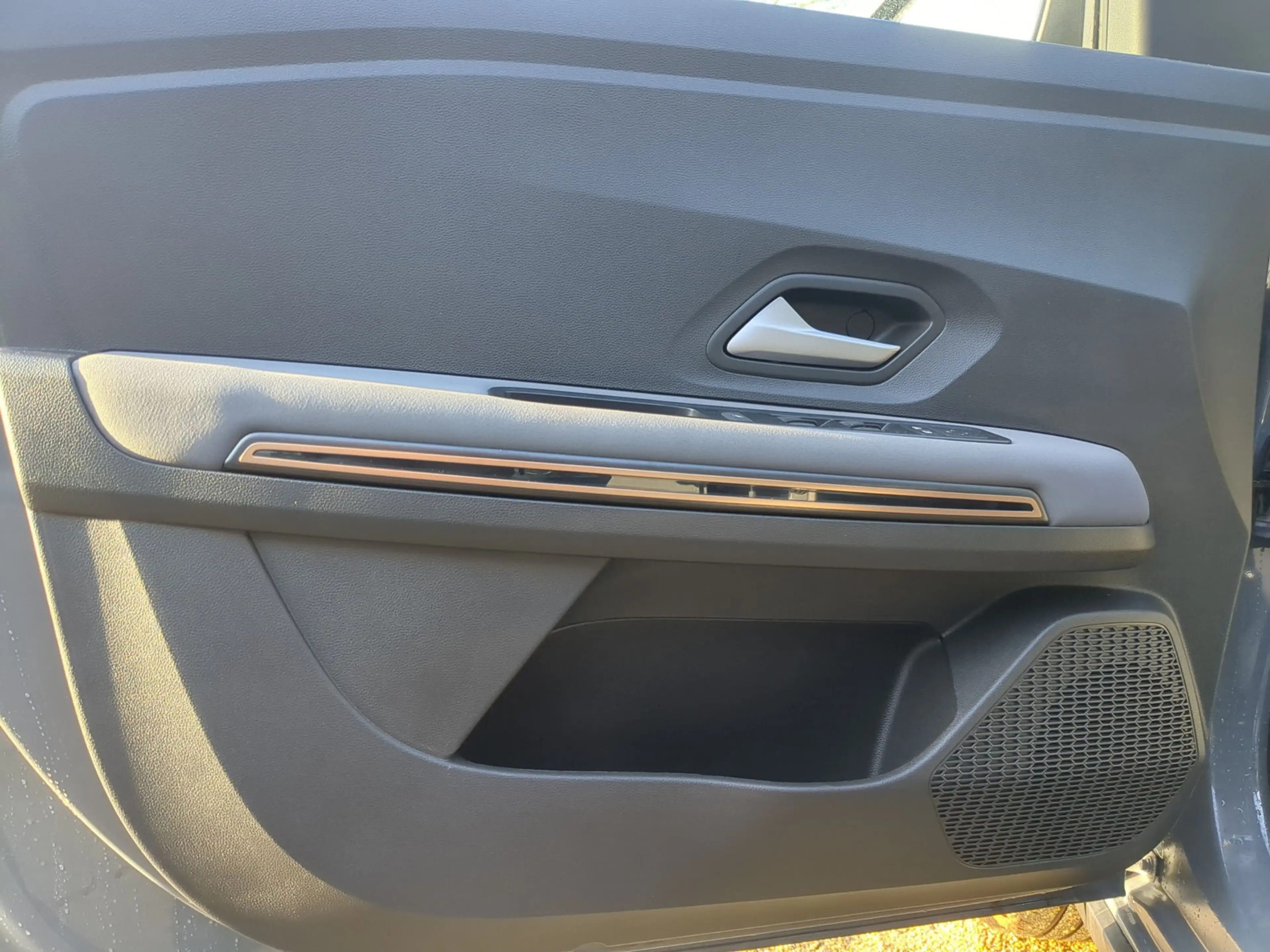 Dacia Jogger Hybrid 140 Extreme+ 5-S SHZ+RFK+LED — photo 10