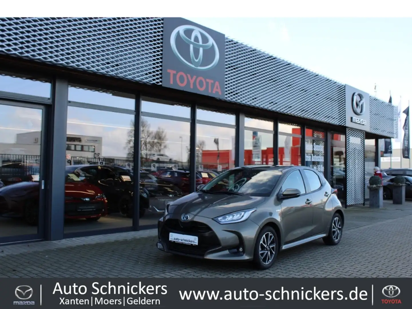 Toyota Yaris Hybrid Team Deutschland+GJ-RÄDER !! Bronze - 1