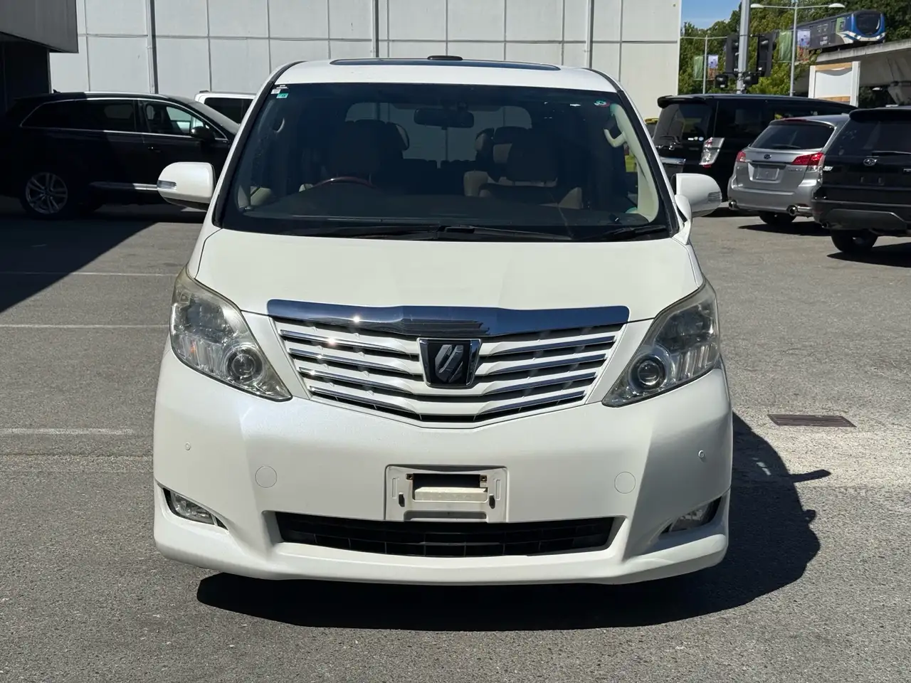Toyota Alphard fotografie Toyota Alphard
