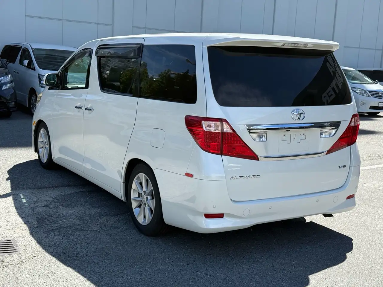 Toyota Alphard fotografie Toyota Alphard