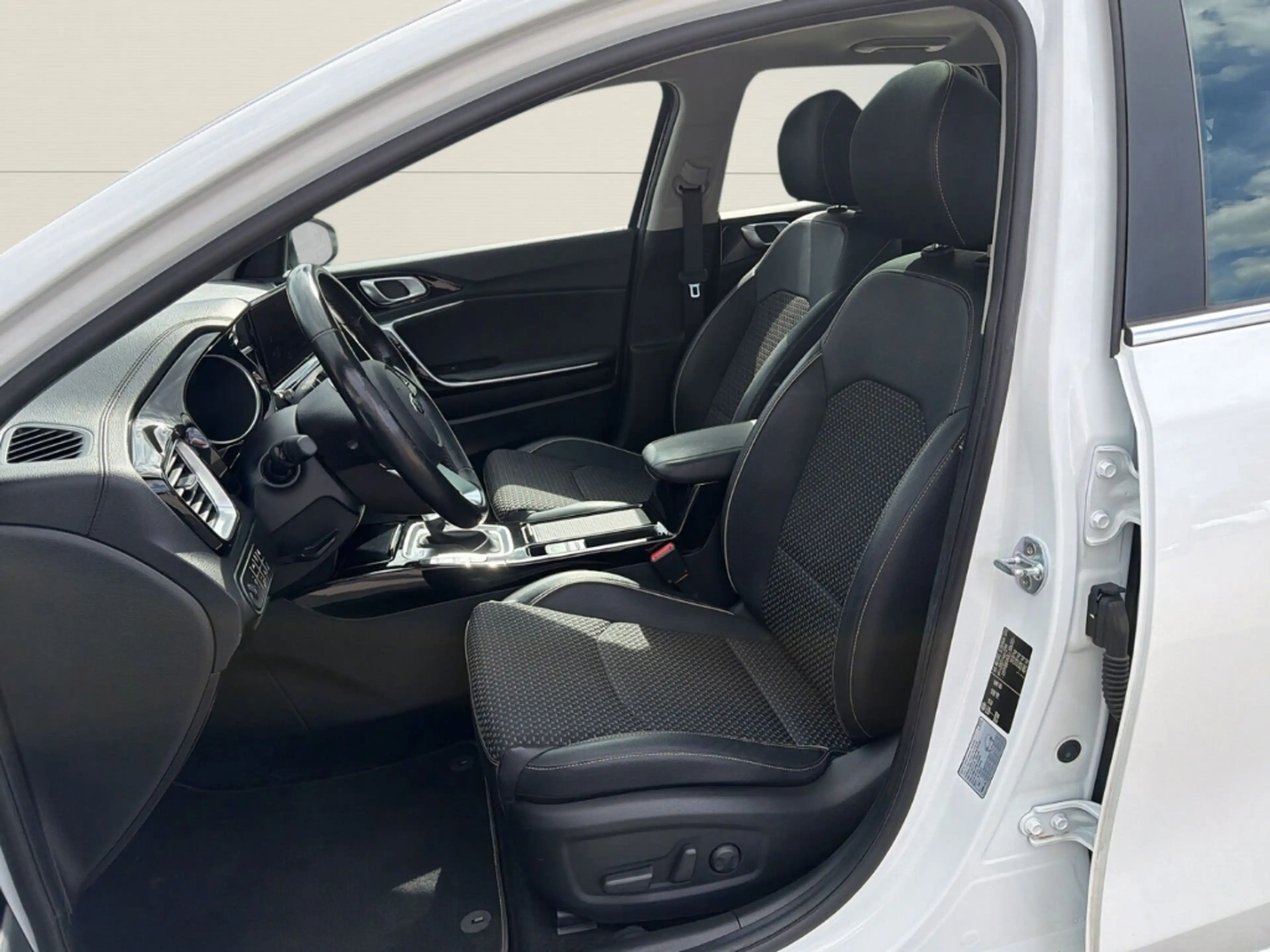 Kia Ceed / cee'd Sportswagon PHEV Spirit ACC/Kamera/LED/ Android Au — photo 9