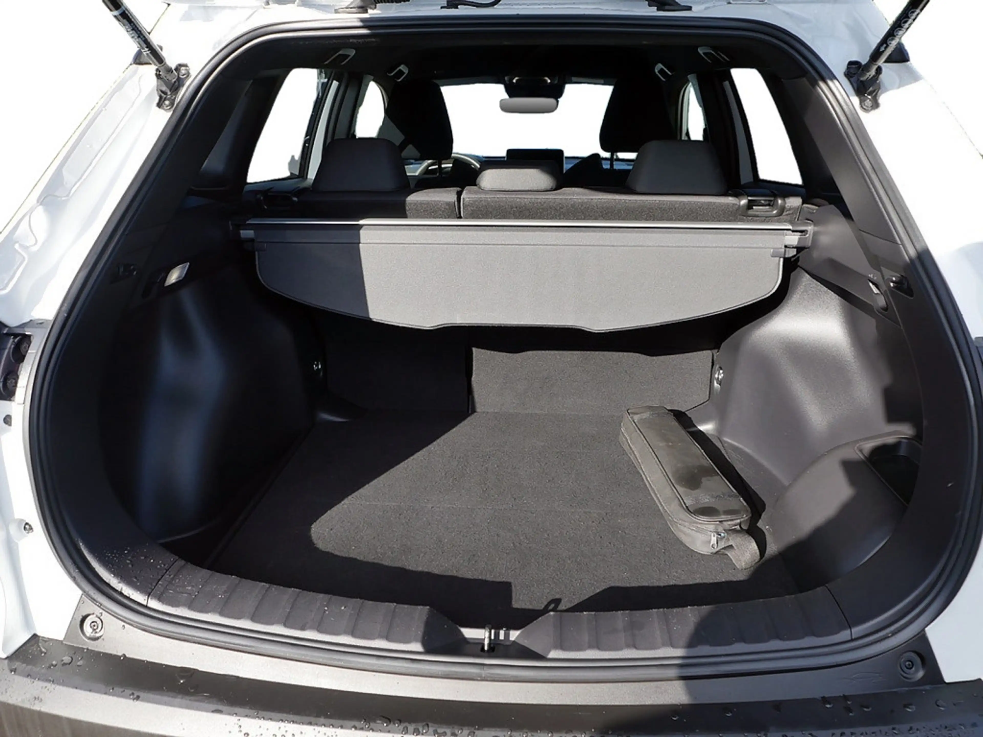 Toyota Corolla Cross 2.0 Hybrid KAMERA NAVI ACC LED — photo 11