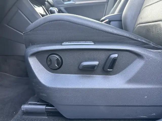 Volkswagen Tiguan Allspace view 12