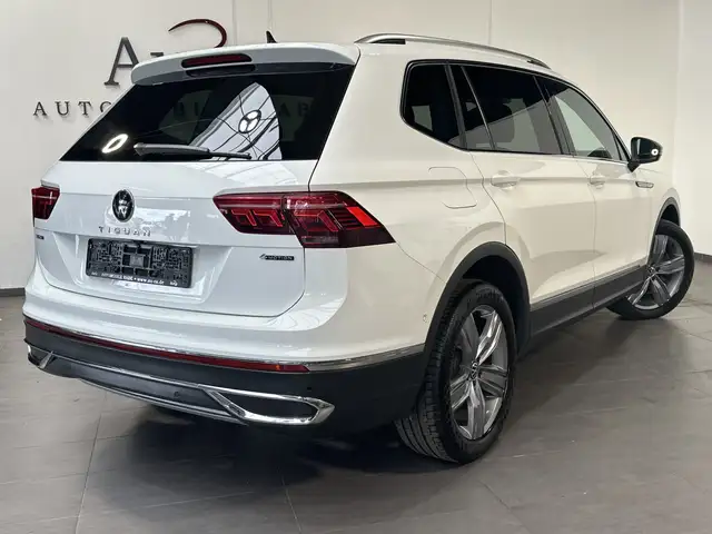 Volkswagen Tiguan Allspace view 4