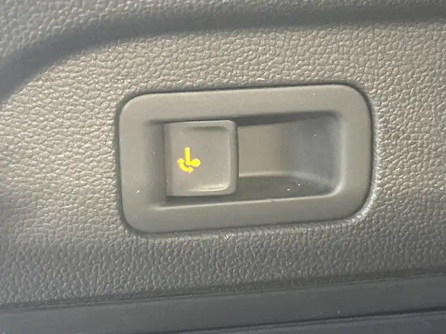 Volkswagen Tiguan Allspace view 9