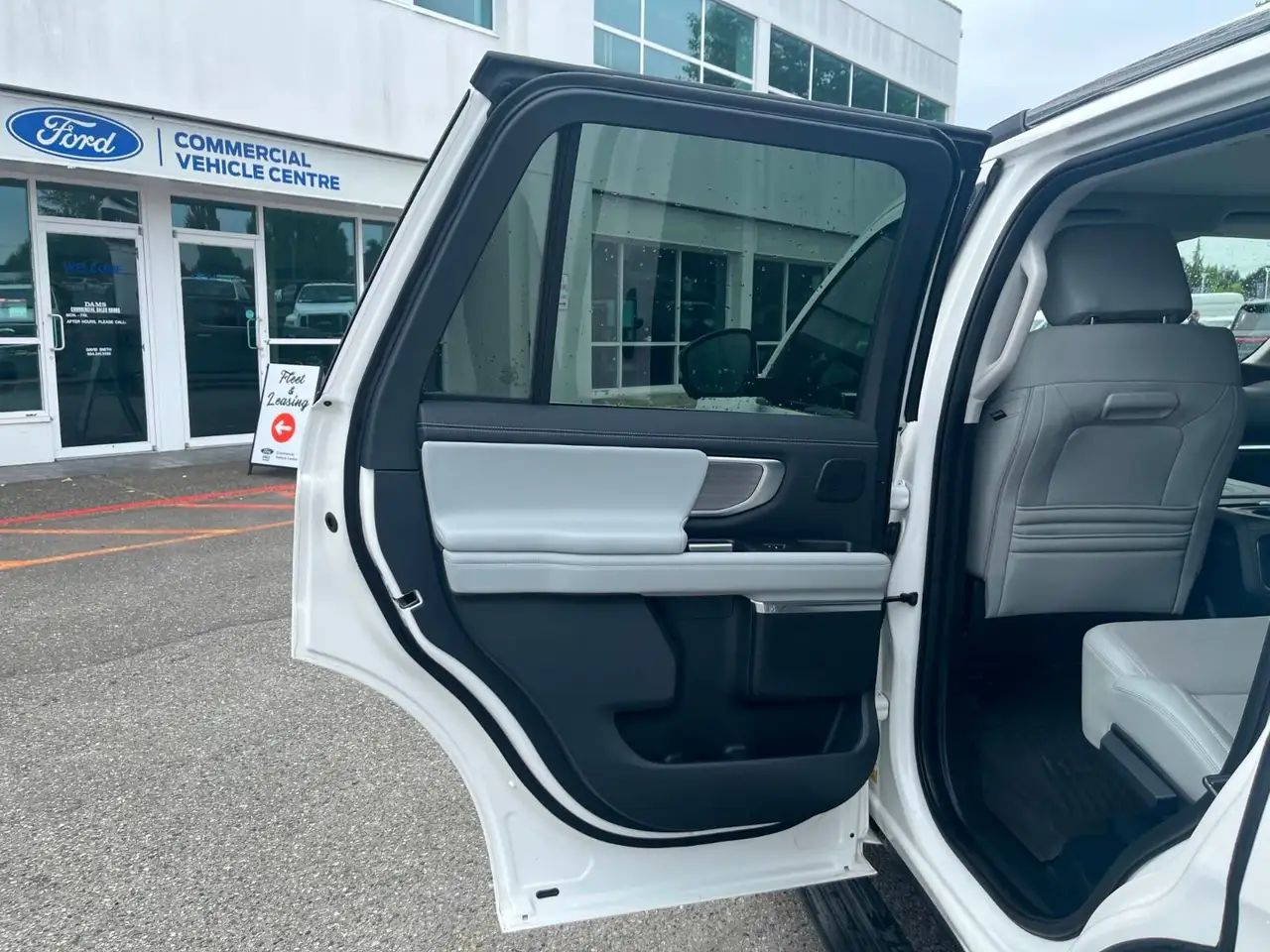 Ford Expedition photo Ford Expedition