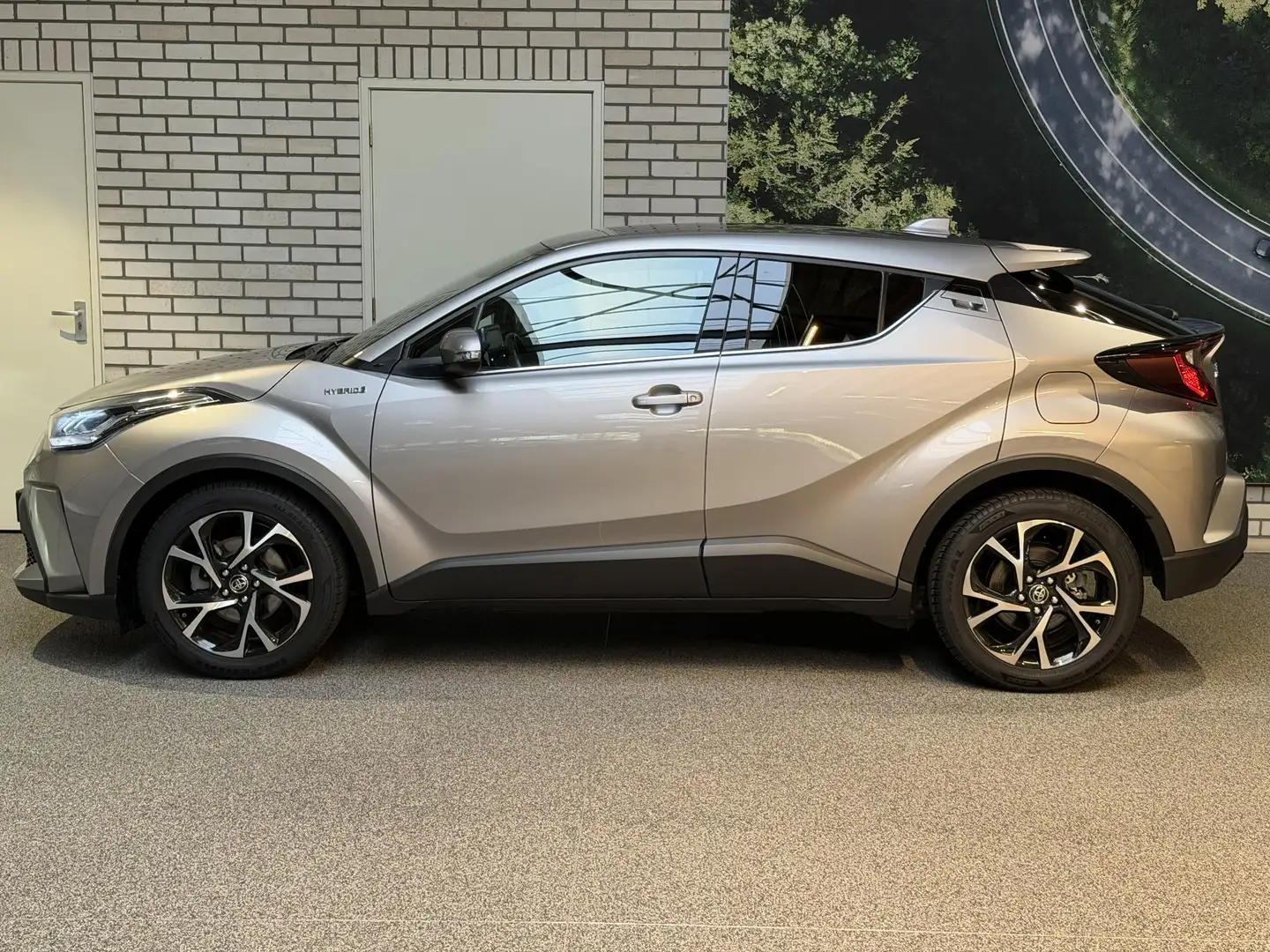 Toyota C-HR 1.8 Hybrid Dynamic Gris - 2