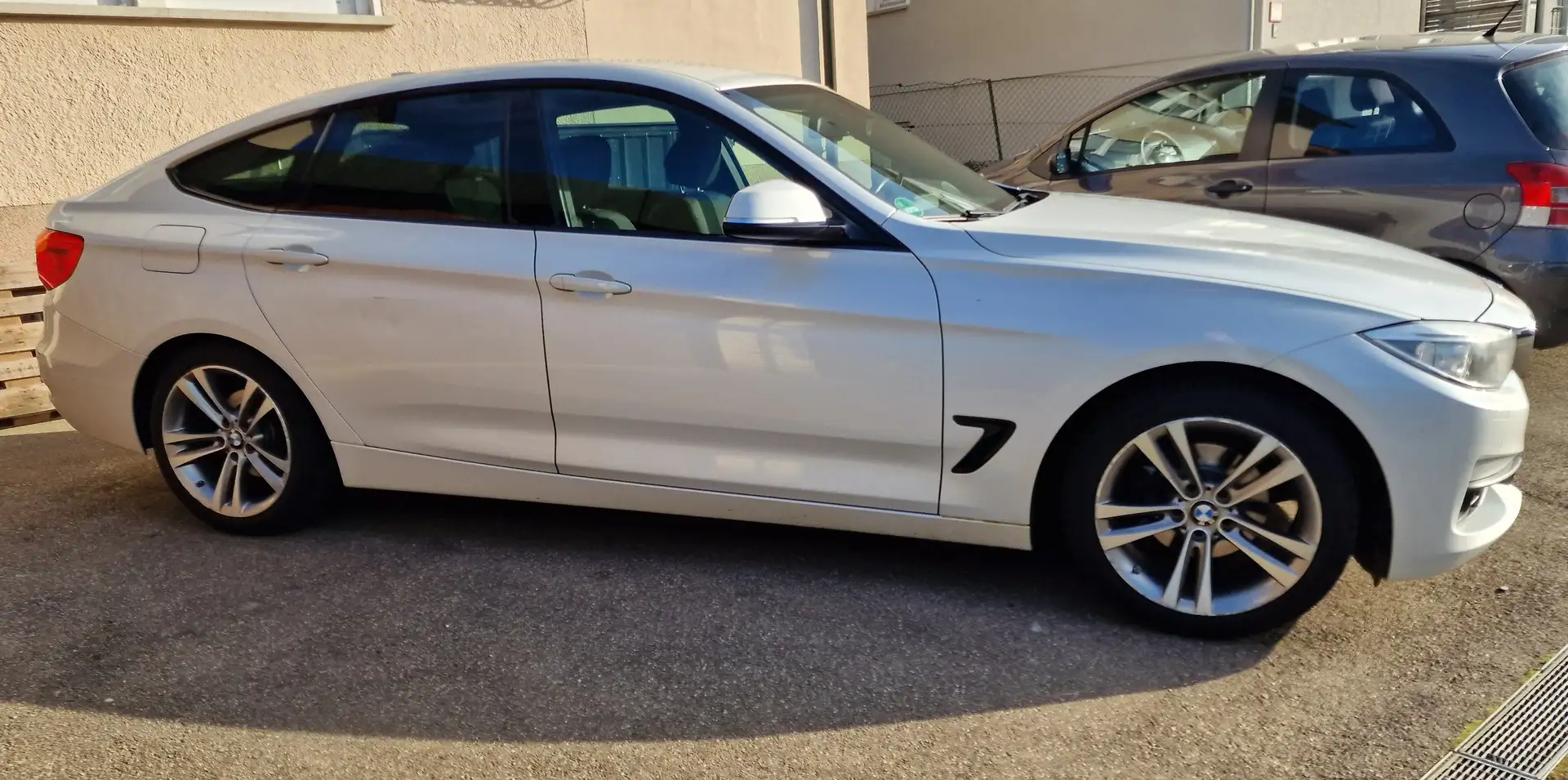 BMW 318 318 d GT Advantage *Keyless go*Navi*Xenon* Fehér - 2