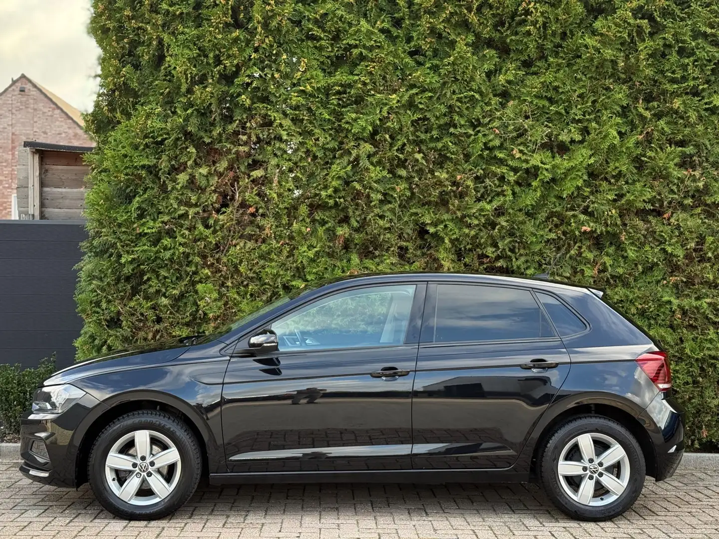 Volkswagen Polo 1.0 TSI Highline CarPlay ACC Automaat Schwarz - 2