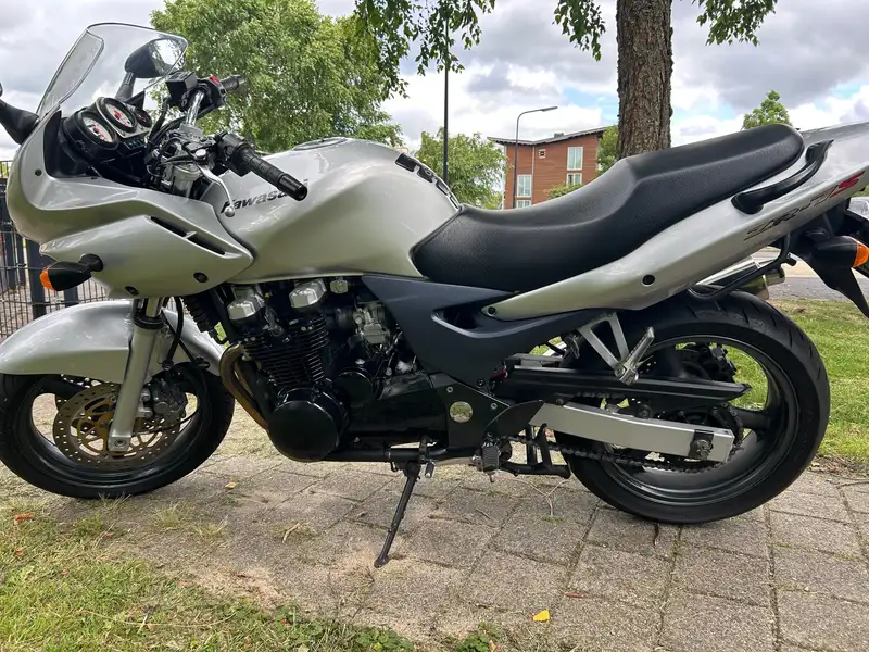 Kawasaki ZR - 7 - foto 4
