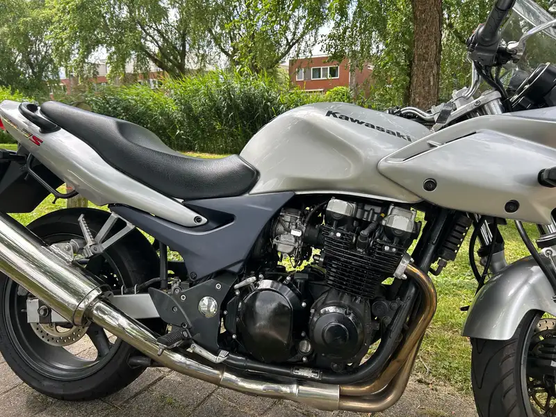 Kawasaki ZR - 7 - foto 2