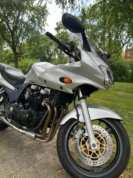 Kawasaki ZR - 7