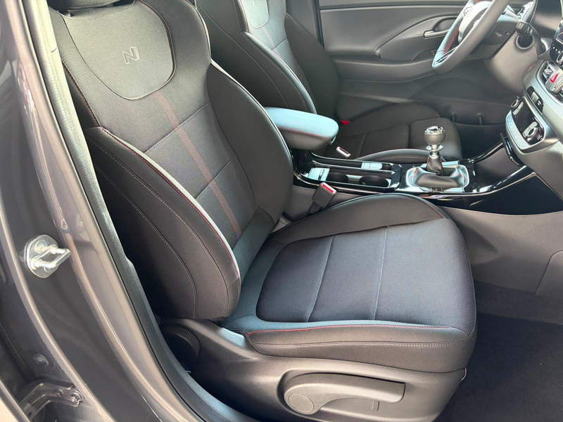 Hyundai i30 Kombi N-Line 1.5 T-GDI 48V / Navi PDC V&H + Kam... — photo 9