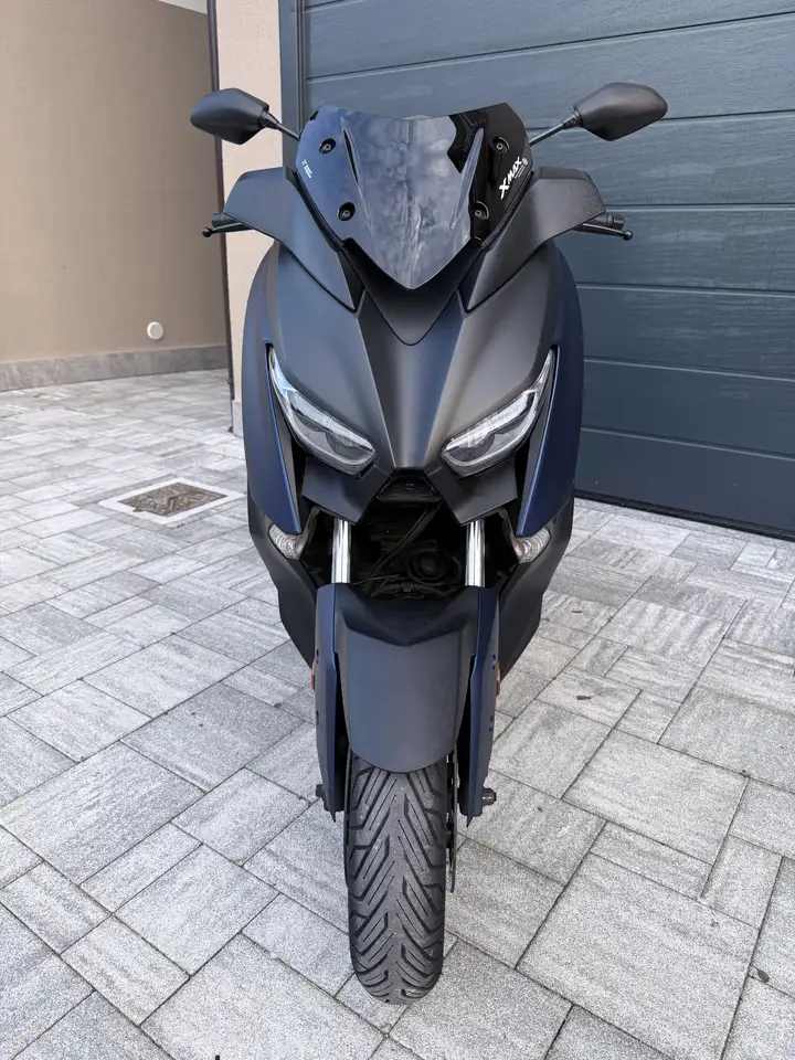 Yamaha X-Max 400