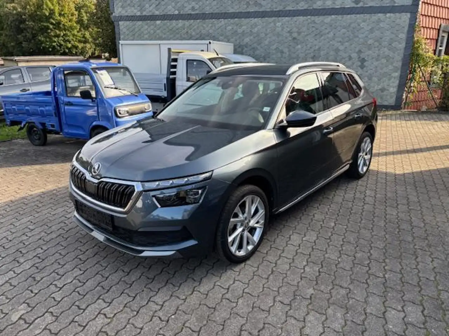 Skoda Kamiq 1.0 TSI DSG Style+ALU'18+LED+CLIMATRONIC+ Gris - 2