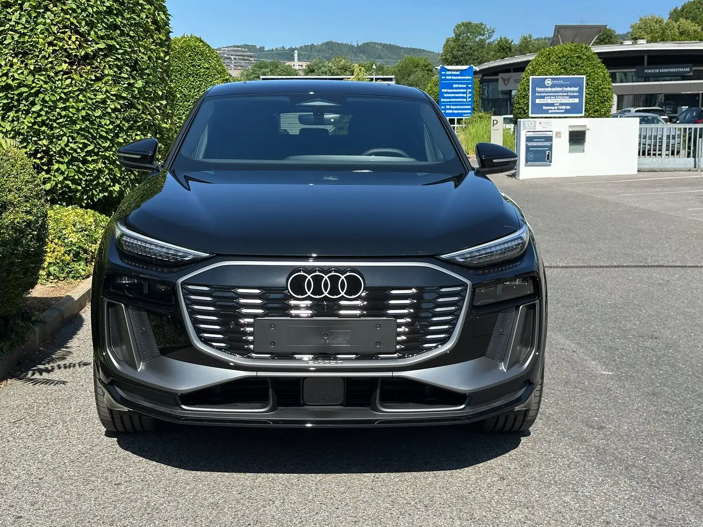 Audi Q6 e-tron e-tron quattro Schwarz - 2