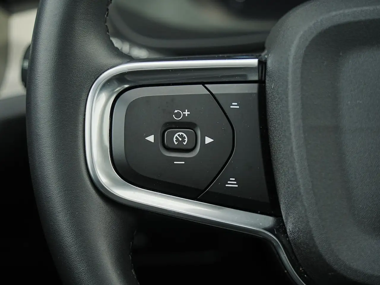 Volvo XC40 снимка Volvo XC40