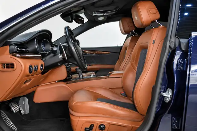 Maserati Quattroporte view 4