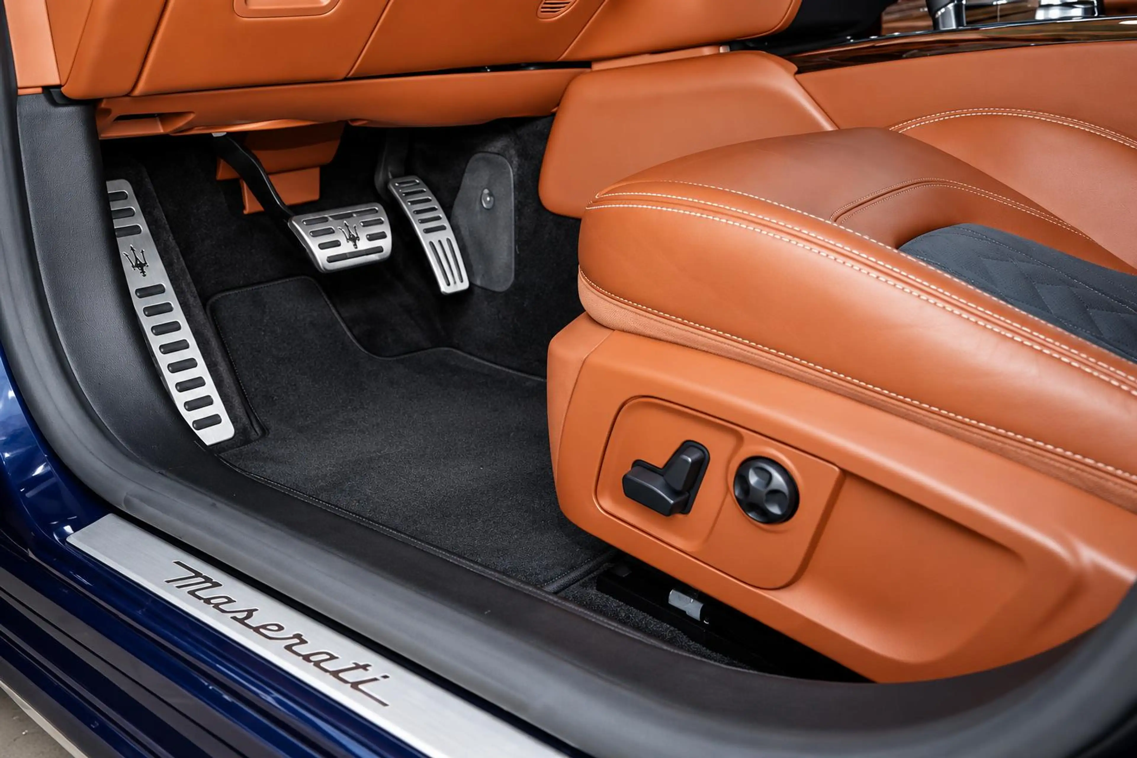Maserati Quattroporte 3.0 S Q4 GranLusso Panodak 360 Camera ACC Harman/K — photo 5