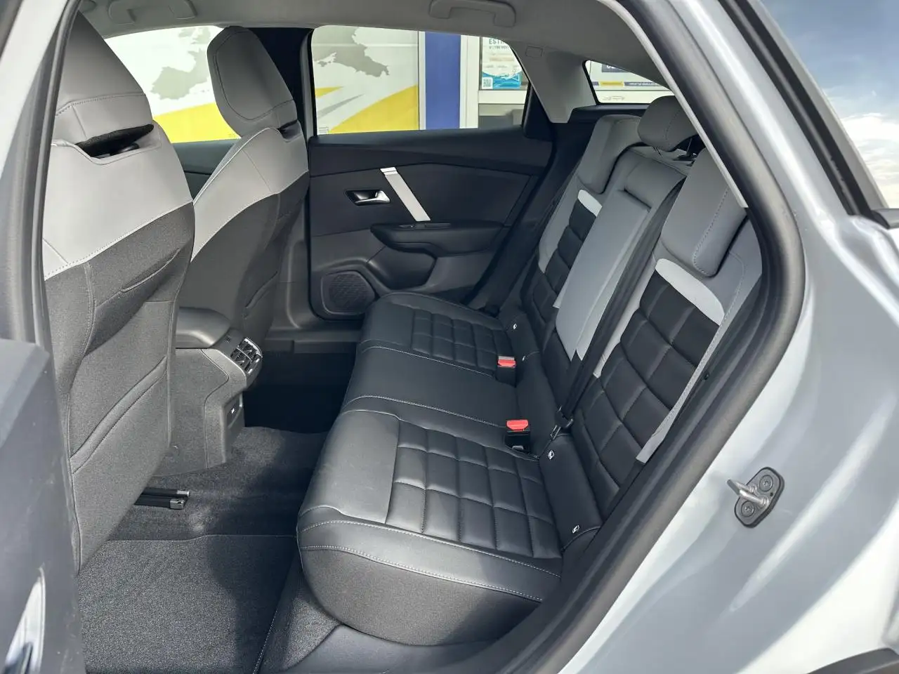 Citroen C4 Berline — photo 8