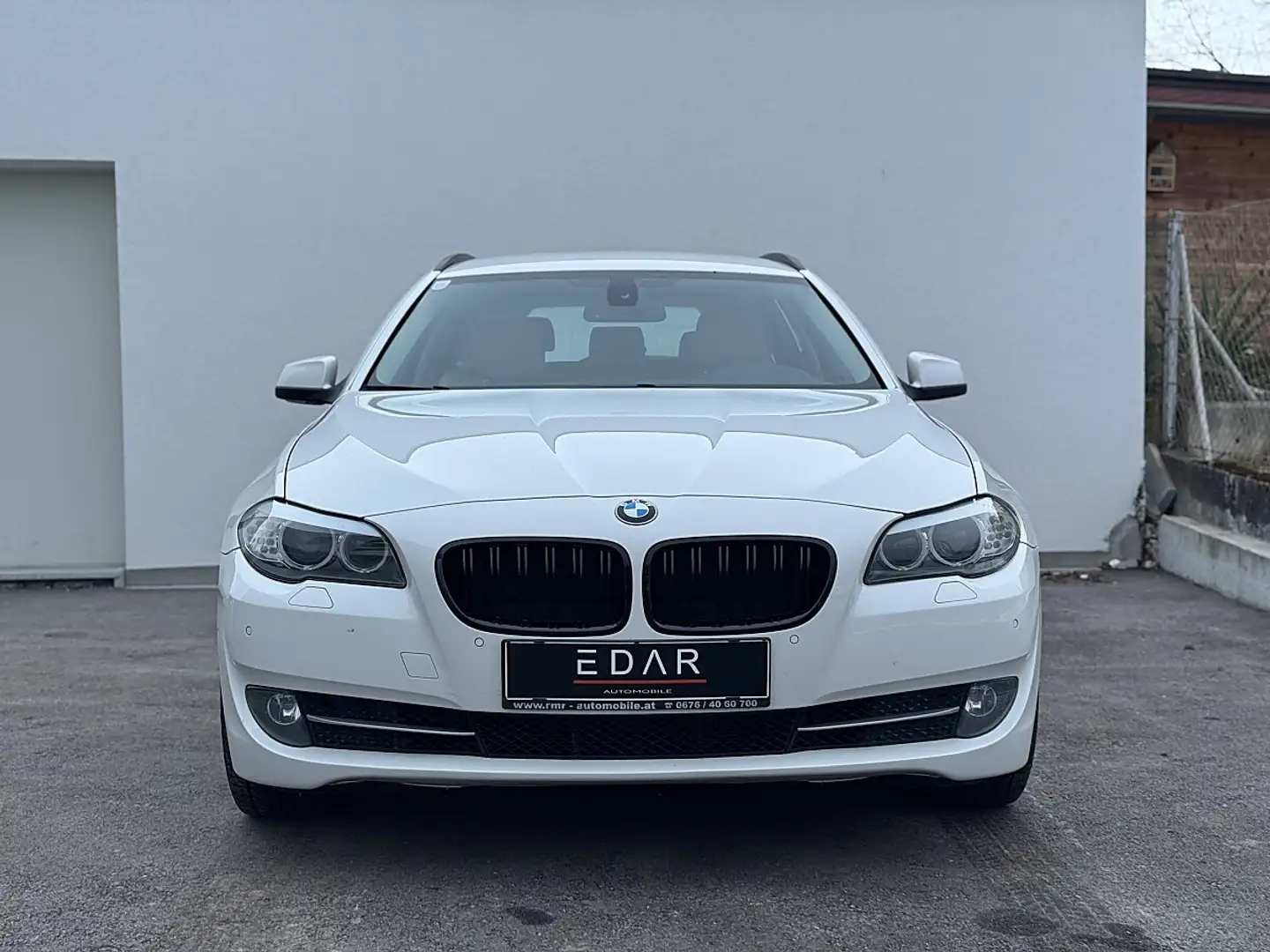 BMW 530 d xDrive Touring Österreich-Paket Aut.*Leder*vo... Weiß - 1