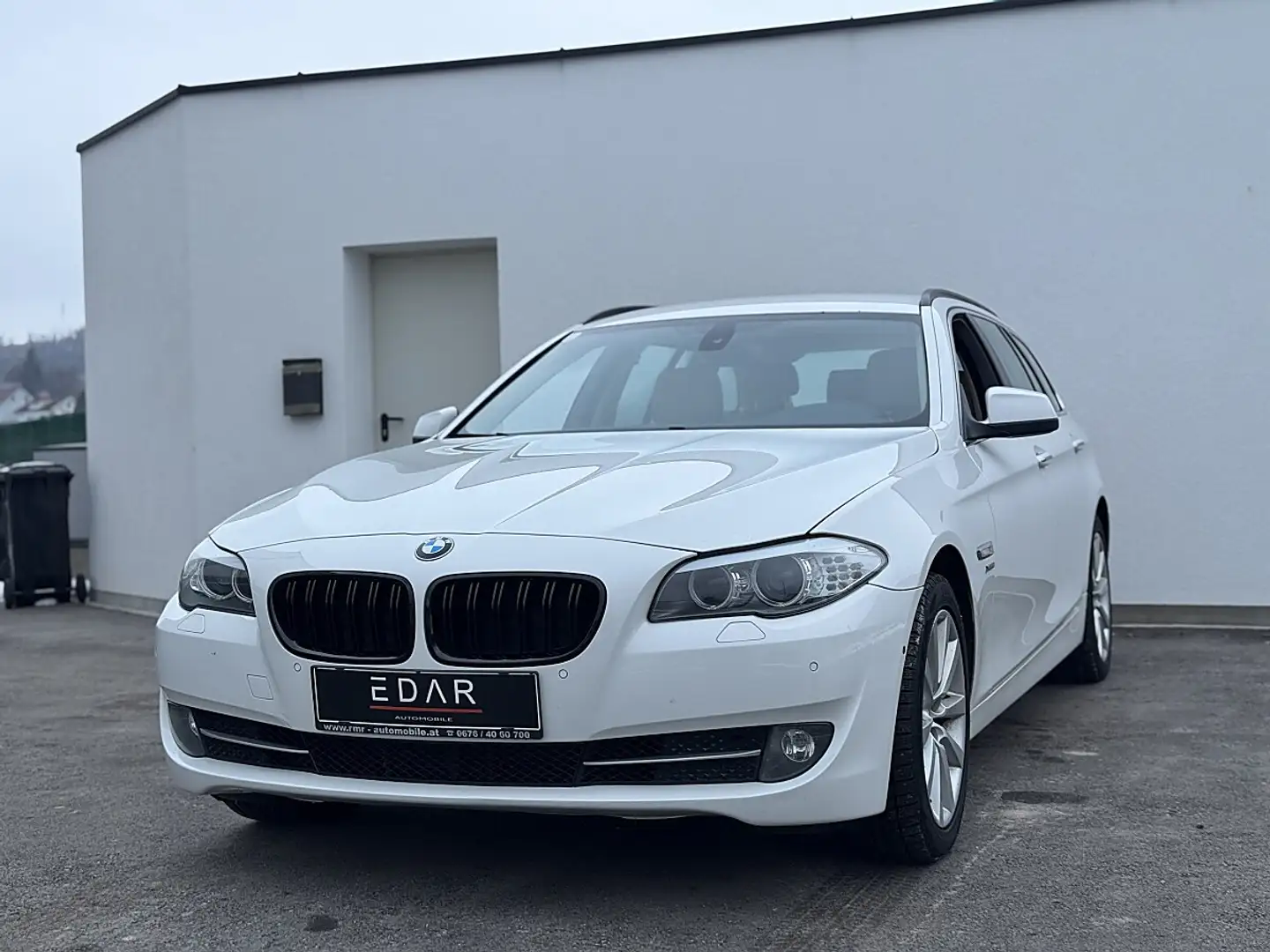 BMW 530 d xDrive Touring Österreich-Paket Aut.*Leder*vo... Weiß - 2
